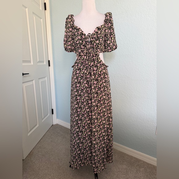 Astr Dresses & Skirts - Astr Floral Black Maxi Dress with Pink Bouquet Print Puff Sleeves Cut Out M
